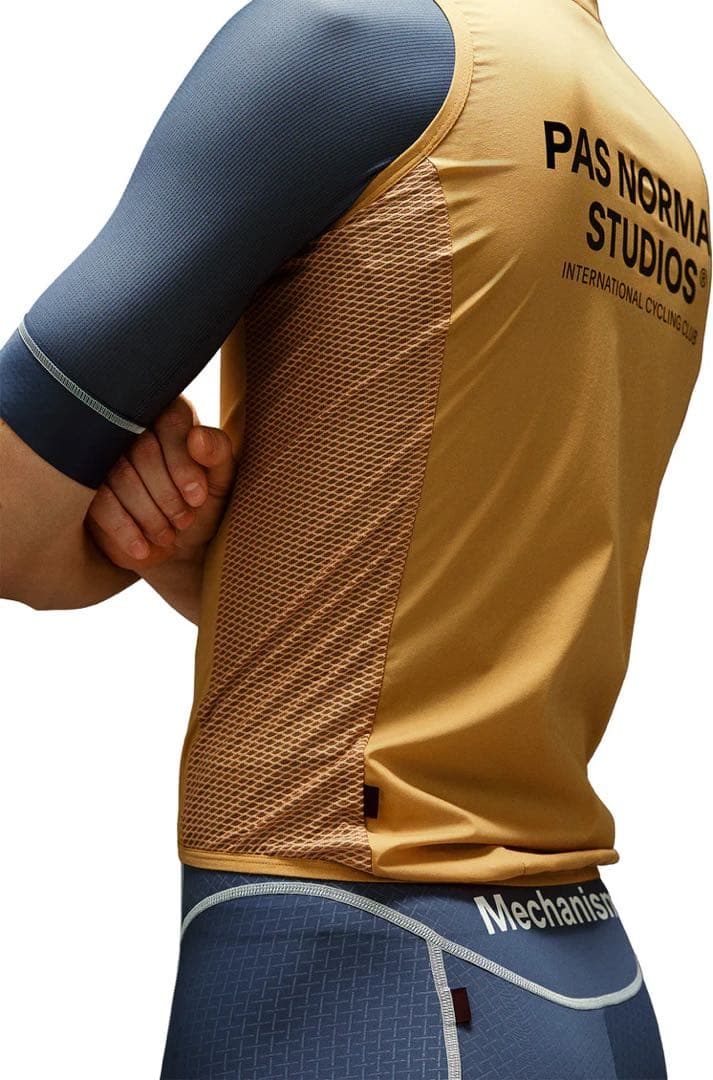 【美品】 Men’s Mechanism Stowaway Gilet XS