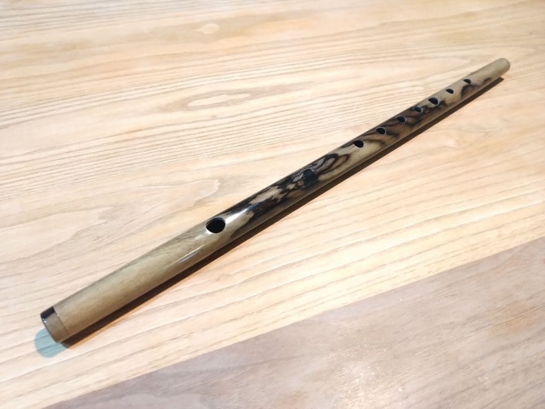 【ハンドメイド品】黒柿　笛　横笛　和楽器　7本調子　ドレミ調　一点物　未使用品①