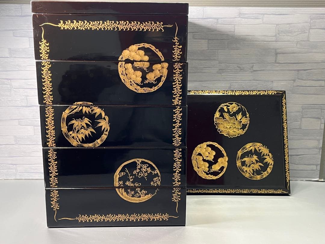 明治三十五年　外黒内朱　沈金蒔絵　五段重箱　木製　大きめ