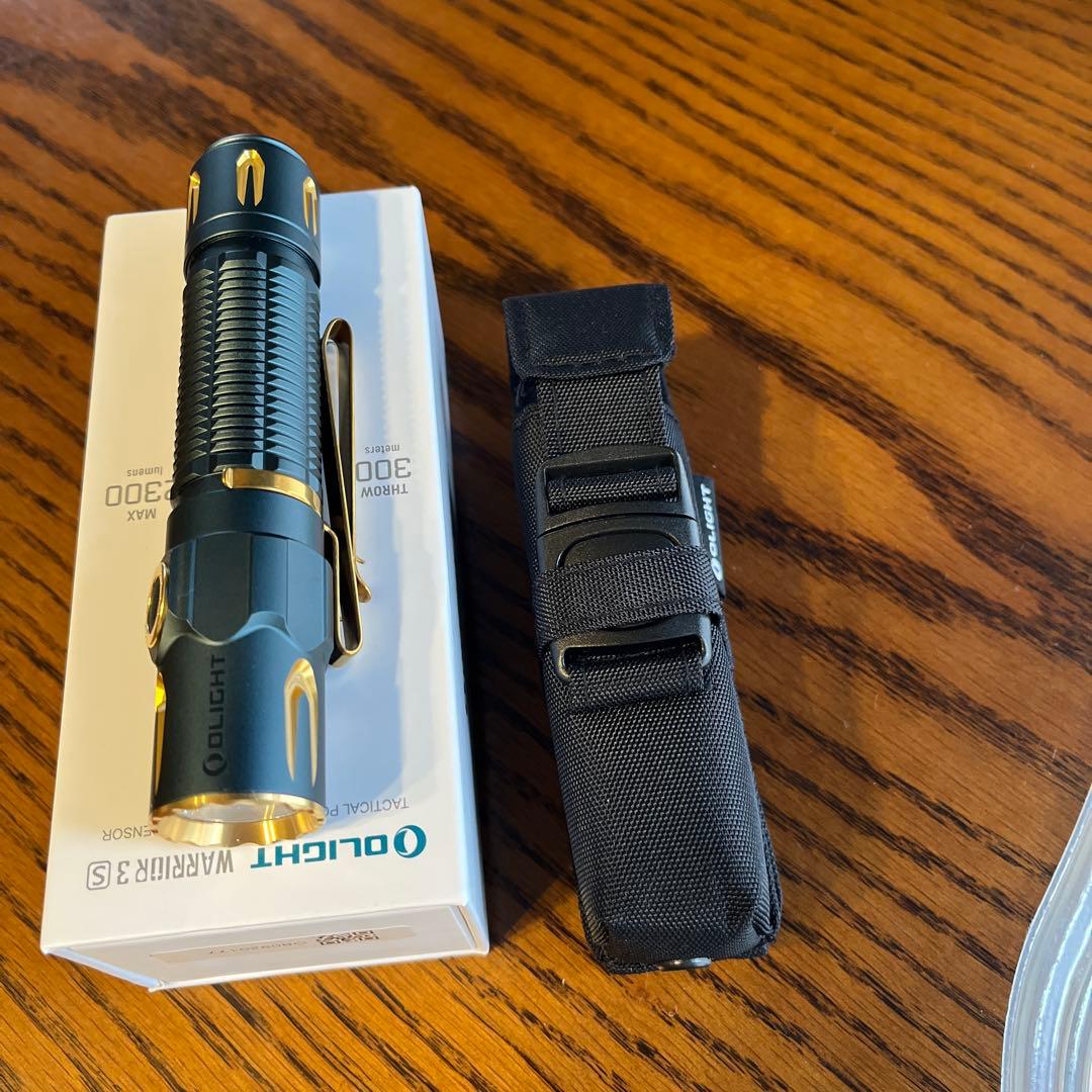 Olight Warrior 3S 懐中電灯 2300ルーメン