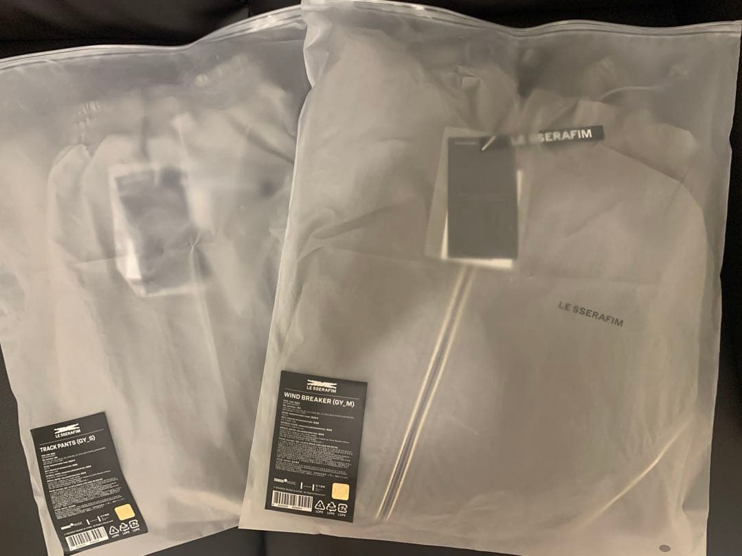 [LE SSERAFIM] WIND BREAKER (Grey)上下セット