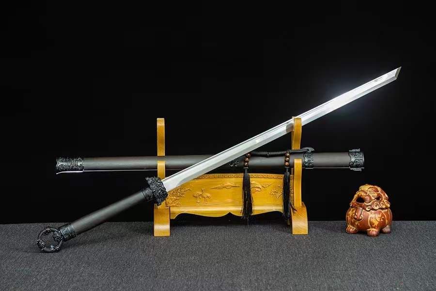 古兵器   武具　刀装具　日本刀　模造刀   居合刀 食夢獣唐刀