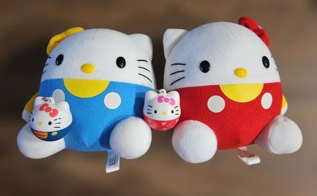 ハローキティ　HELLO KITTY　キティ　ぬいぐるみ　お座り　2体　おまけ