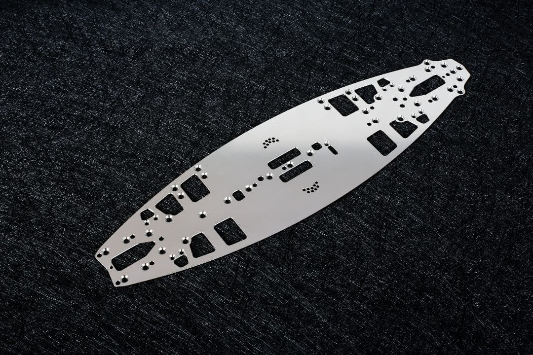 「WEiRC」 無限精機 MTC3 1.2mm スチールシャーシ+専用ビスセット