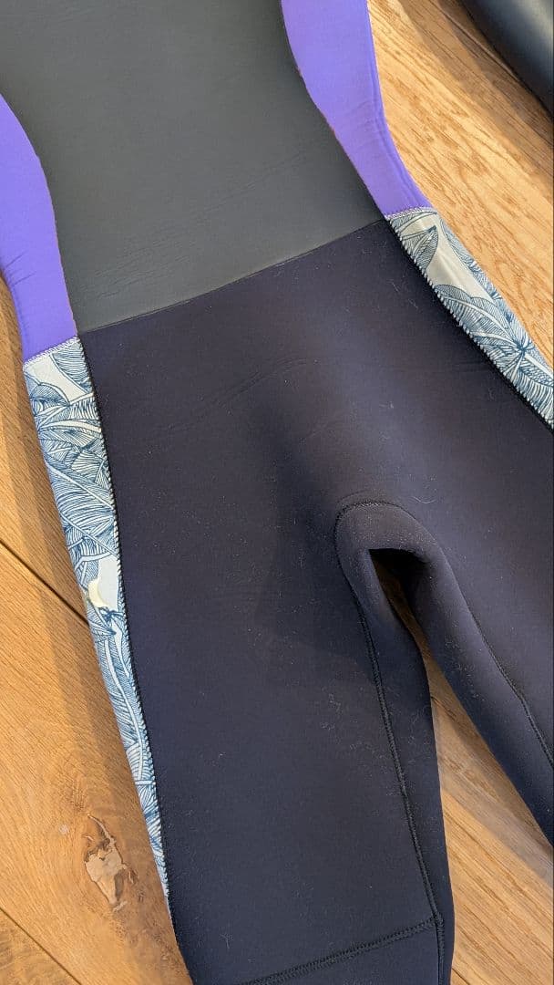 Hurley セミドライ 5/3mm レディース（SMサイズ程度）