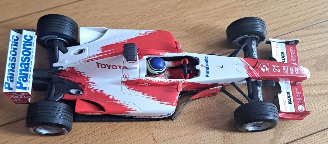 トヨタF1 2002 ミニカー 　 1/18 ミニチャンプ