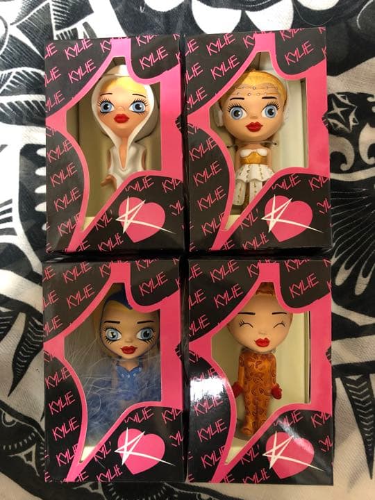 激レア　入手困難！カイリーミノーグ フィギュア4体セット