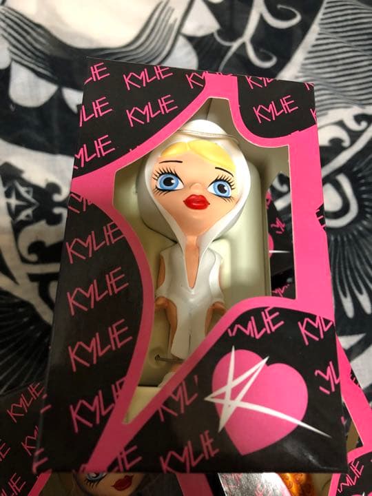 激レア　入手困難！カイリーミノーグ フィギュア4体セット