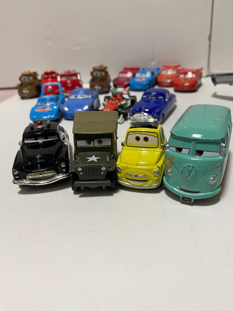 ディズニー カーズ トミカ たくさんのせよう!大きなマックトレーラー&シドレー