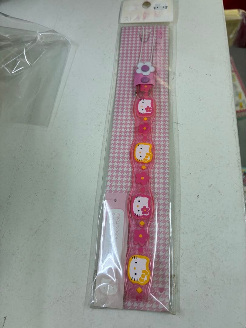 サンリオ　千鳥格子　ハローキティ　ストラップ　カオハナ　レトロ