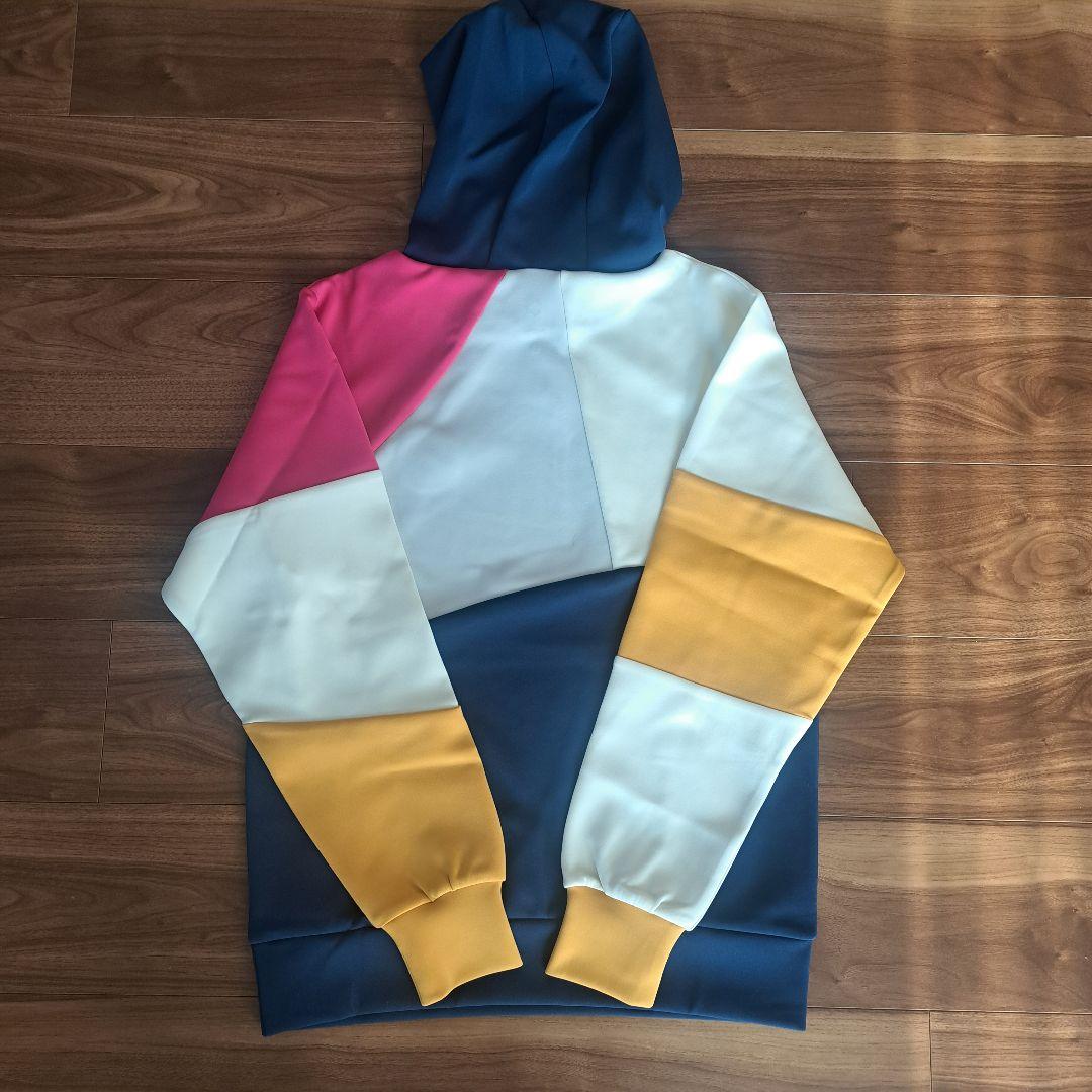 ☆新品未使用品☆V12☆メンズ☆ フード付きパーカー☆ゴルフウェア