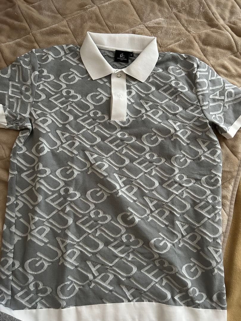 ほぼ未使用　1piu1uguale3 ポロシャツ　Mサイズ