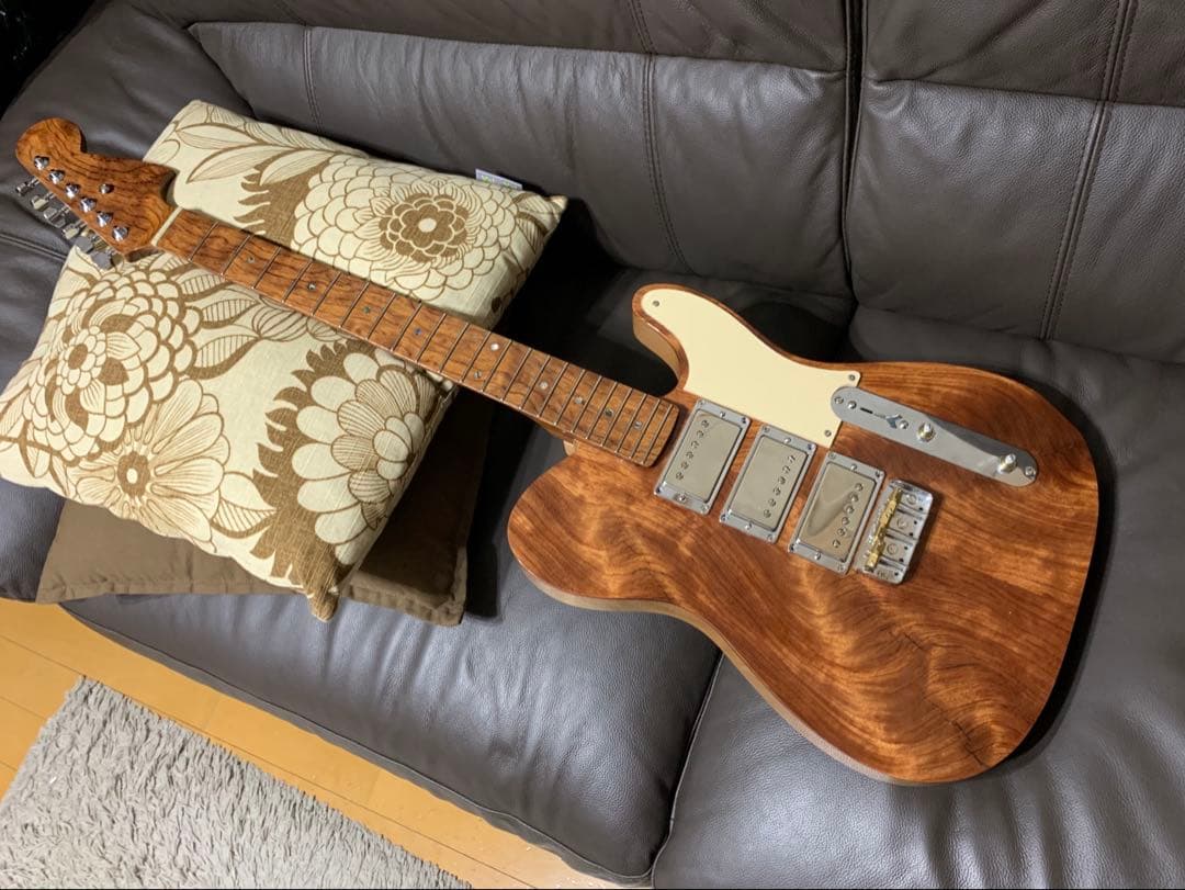 ブビンガテレキャスター　ラッカー塗装