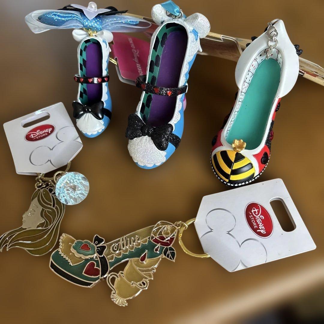 ディズニーストア 不思議の国のアリス キーホルダー オーナメント 5点まとまて