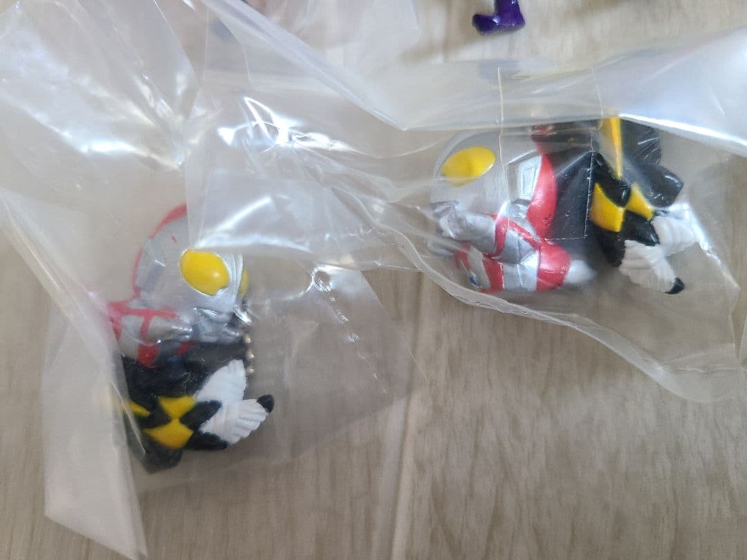 ウルトラマン　キーホルダーレトロ怪獣　ダイナティガ　ゼアス新品　ULTRAMAN