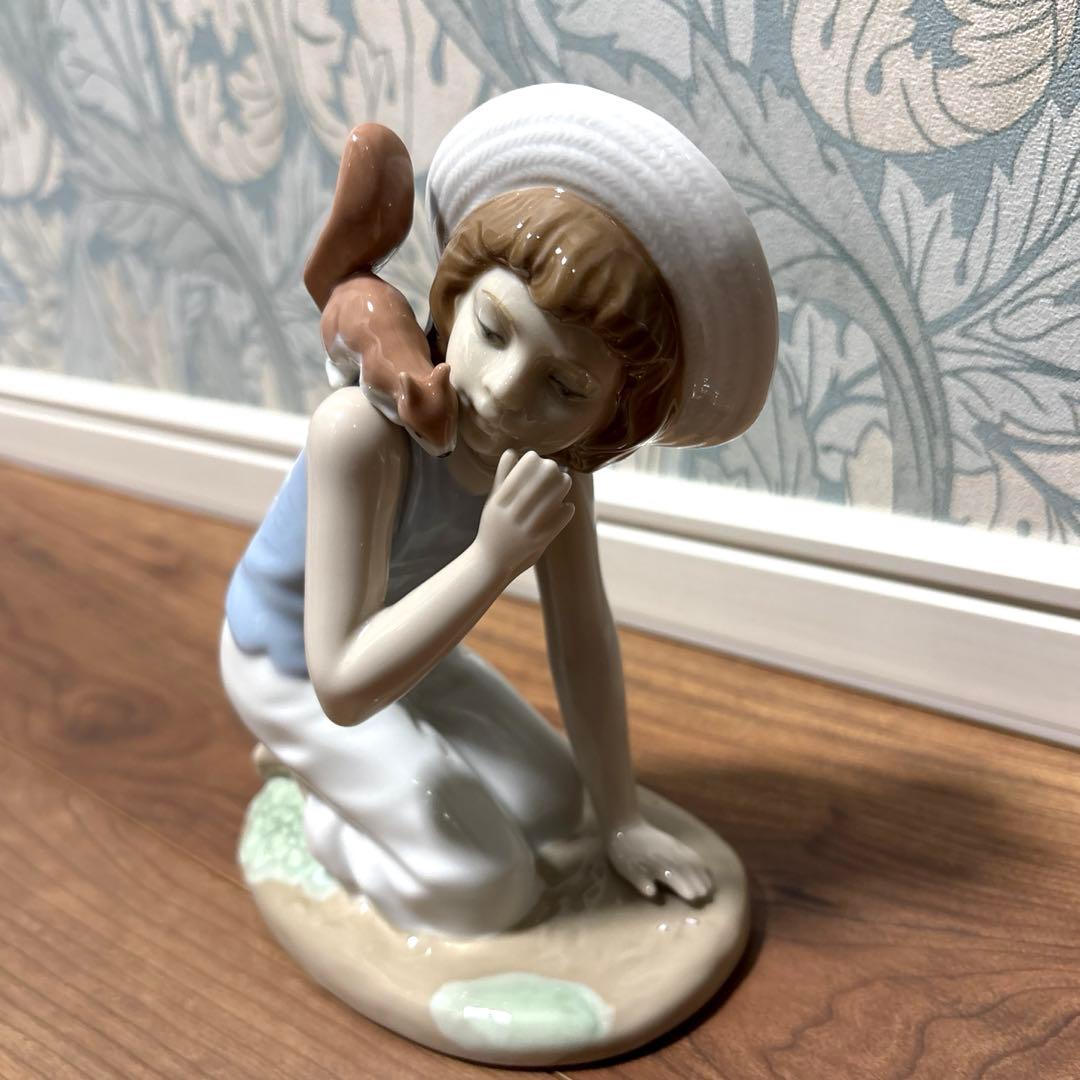 【美品】NADAL 陶器人形 リスに囁く少女
