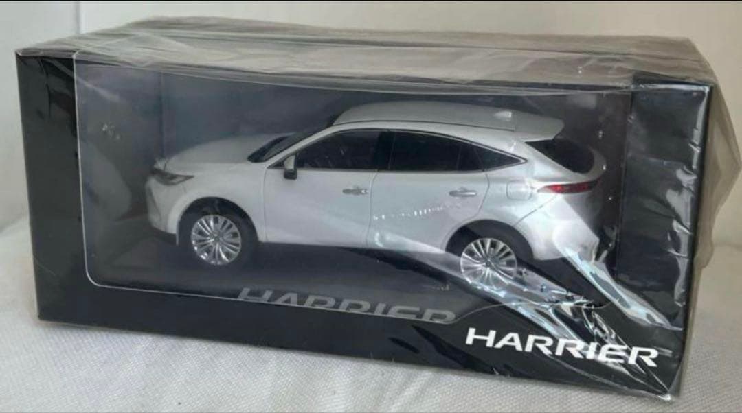 ハリアー ホワイト ミニカー 1/43