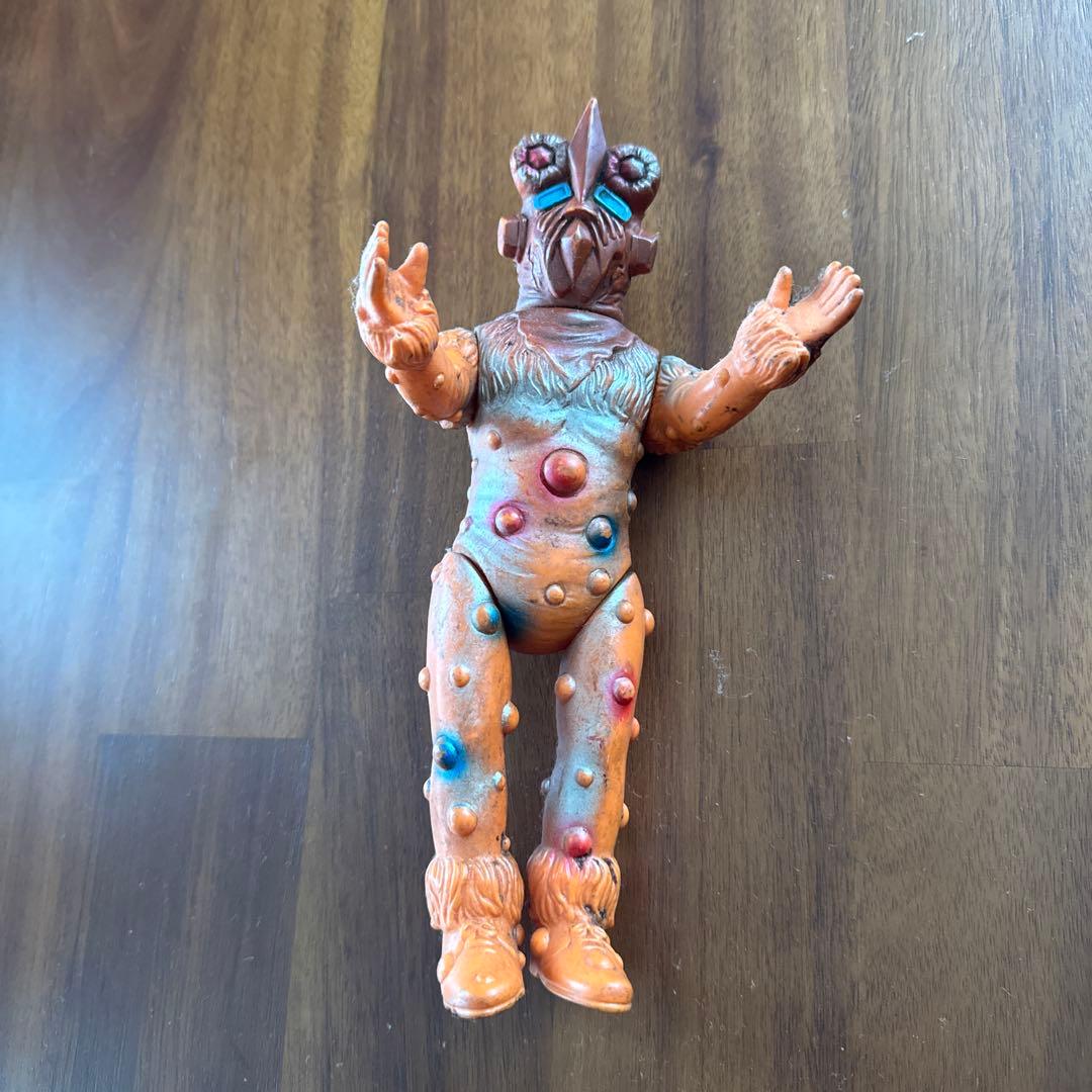 昭和40年代　ソフビ　ナックル星人