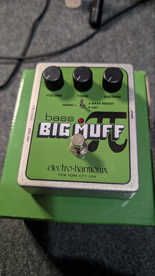 electro-harmonix BASS BIG MUFF π
