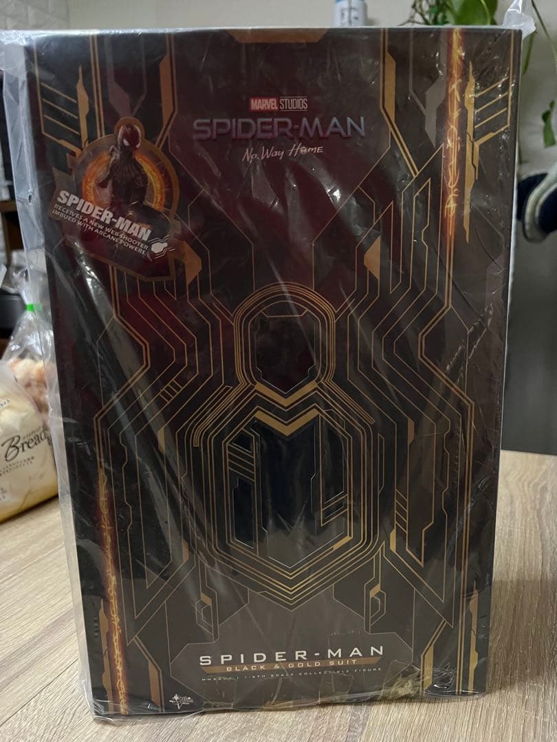 ホットトイズ　スパイダーマン ブラック＆ゴールドスーツ 1/6スケール