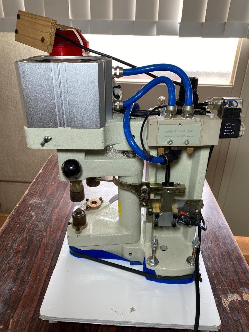 エアー式はと目打ち機　モデルNO-SMM-02-100