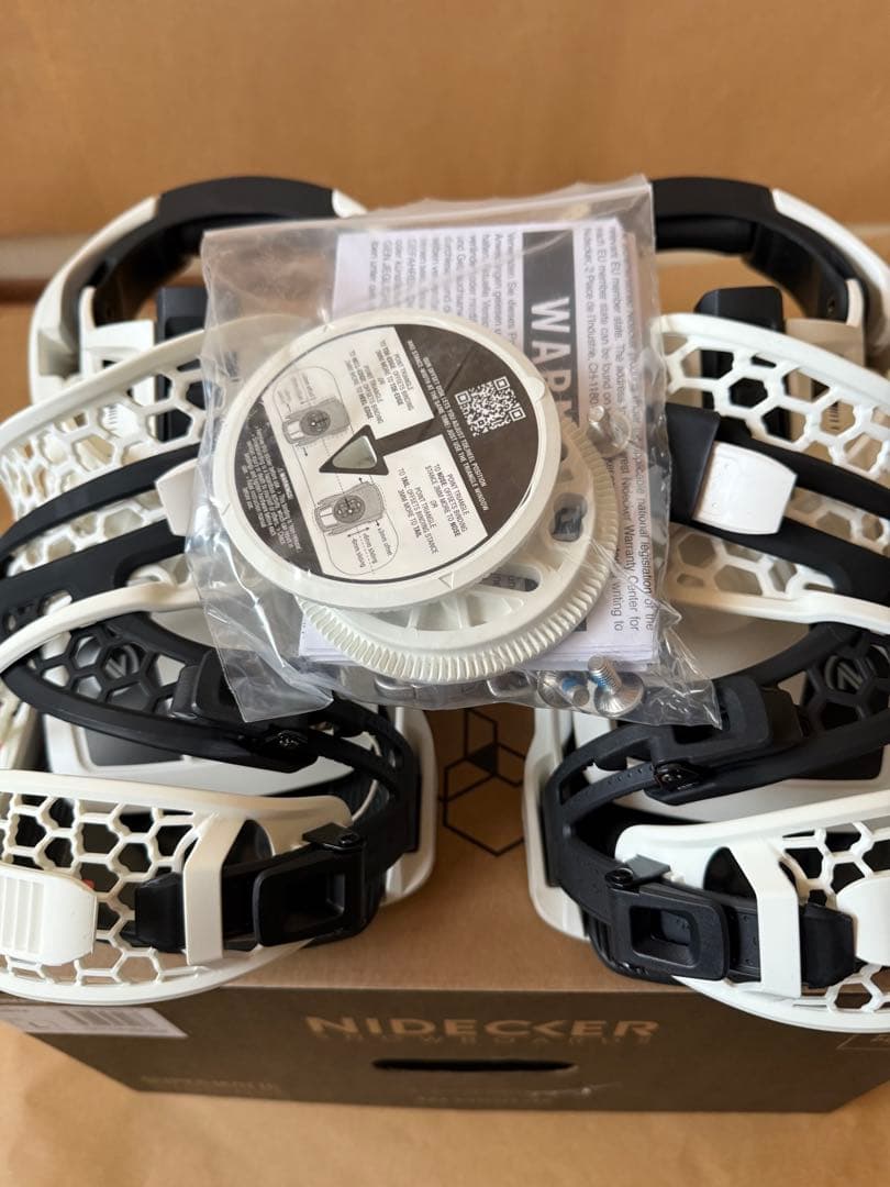 未使用23-24 Nidecker Supermatic Lサイズ ホワイト