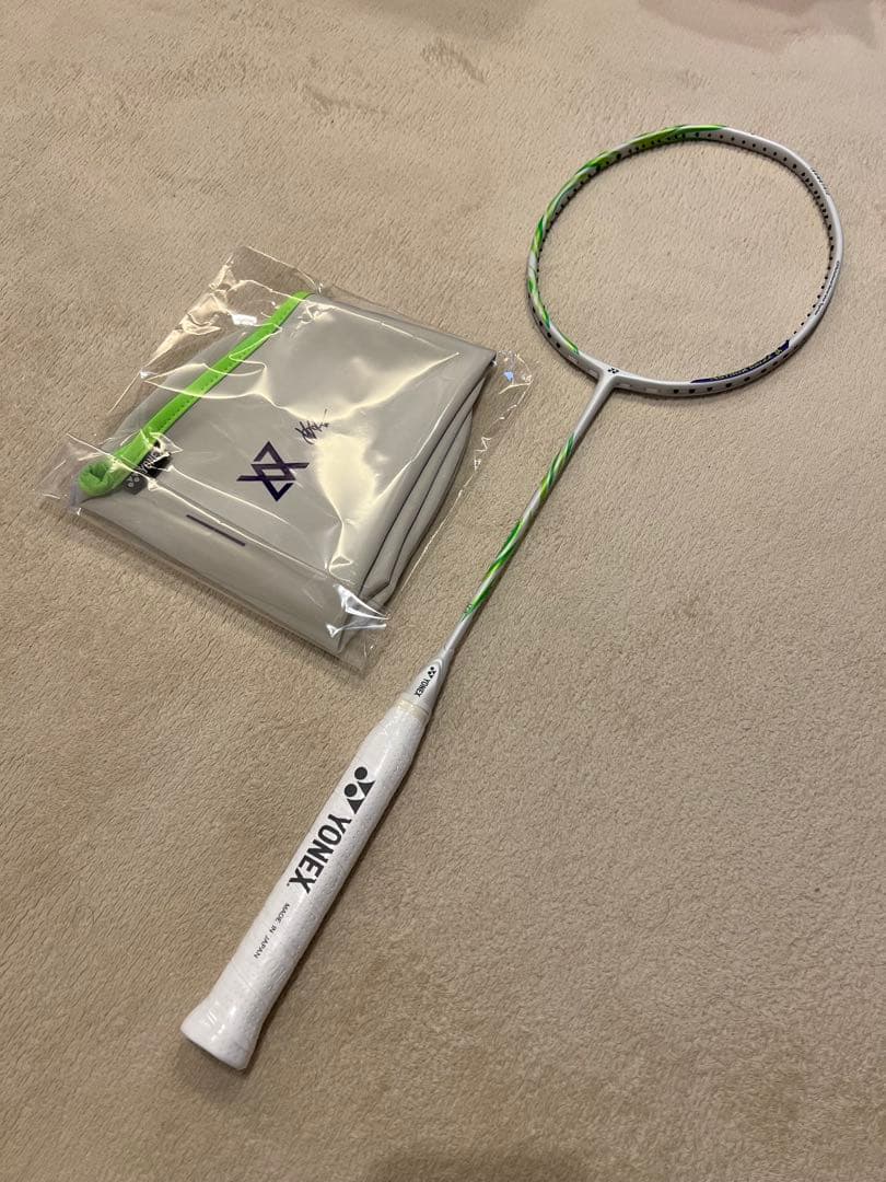 ヨネックス　アストロクス100ZZ VA 4UG5 新品未使用