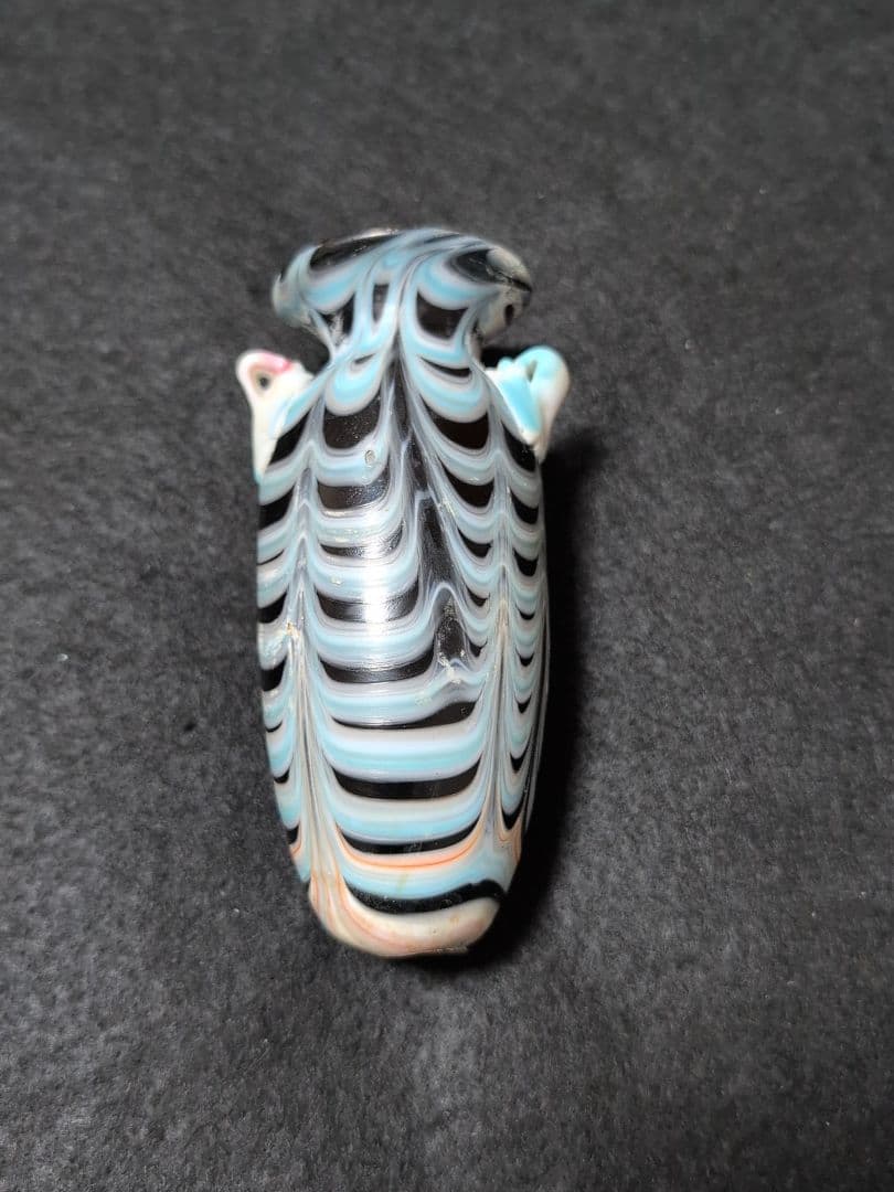 ローマングラス 青と黒のストライプ模様 ガラス花瓶