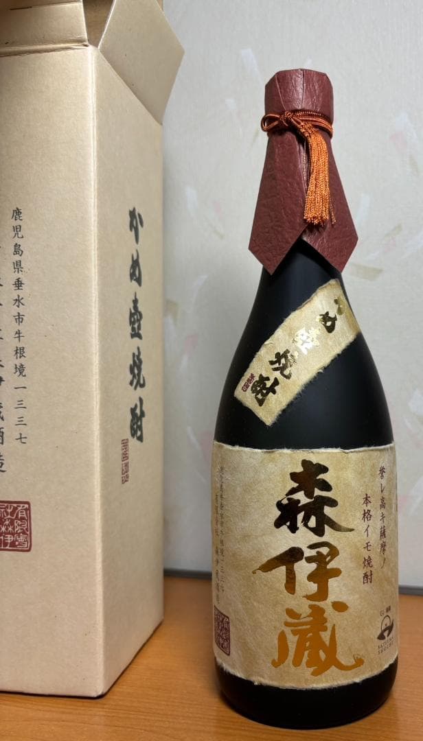 【新品未開封】森伊蔵　焼酎　森伊蔵酒造　金ラベル かめ壺焼酎 720ml　箱汚れ