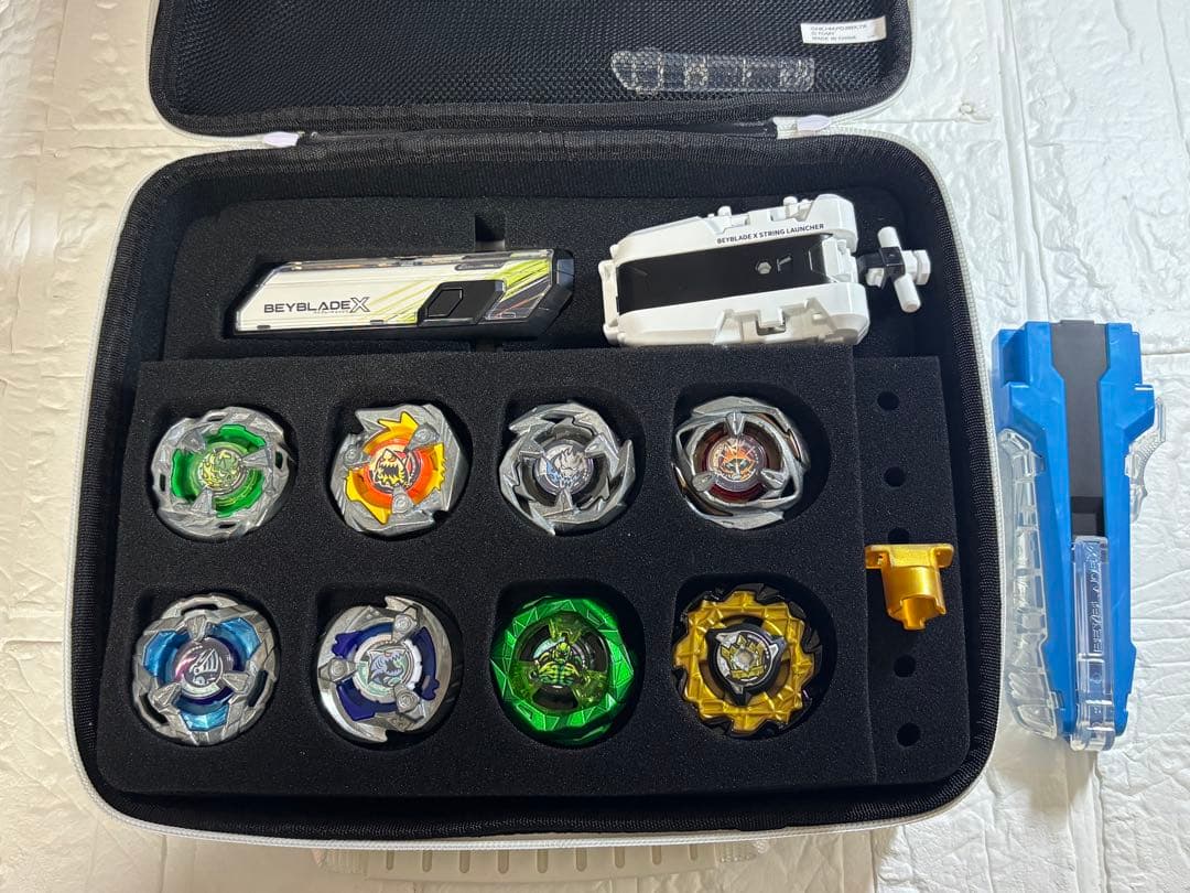 ベイブレードX まとめ売り ベイ8個、ランチャー、ケースなど付属