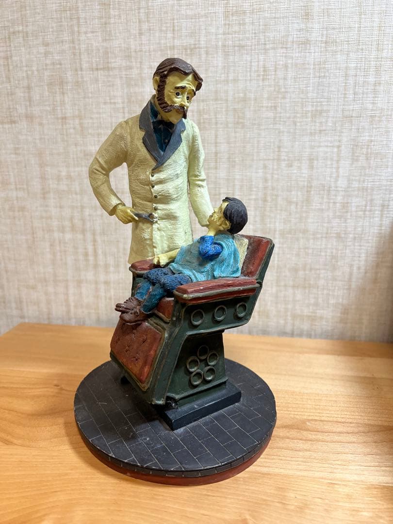 歯科医と子供のフィギュア 約23.5cm