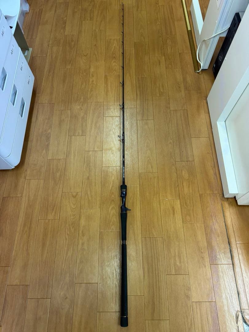 美品！　ダイワ　ソルティガR J63B-3 LO ジギング　ローレスポンス