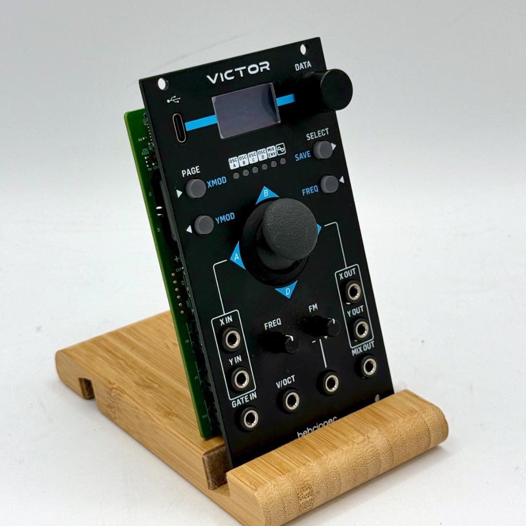 behringer VICTOR クアッドベクトルモーフィングオシレーター