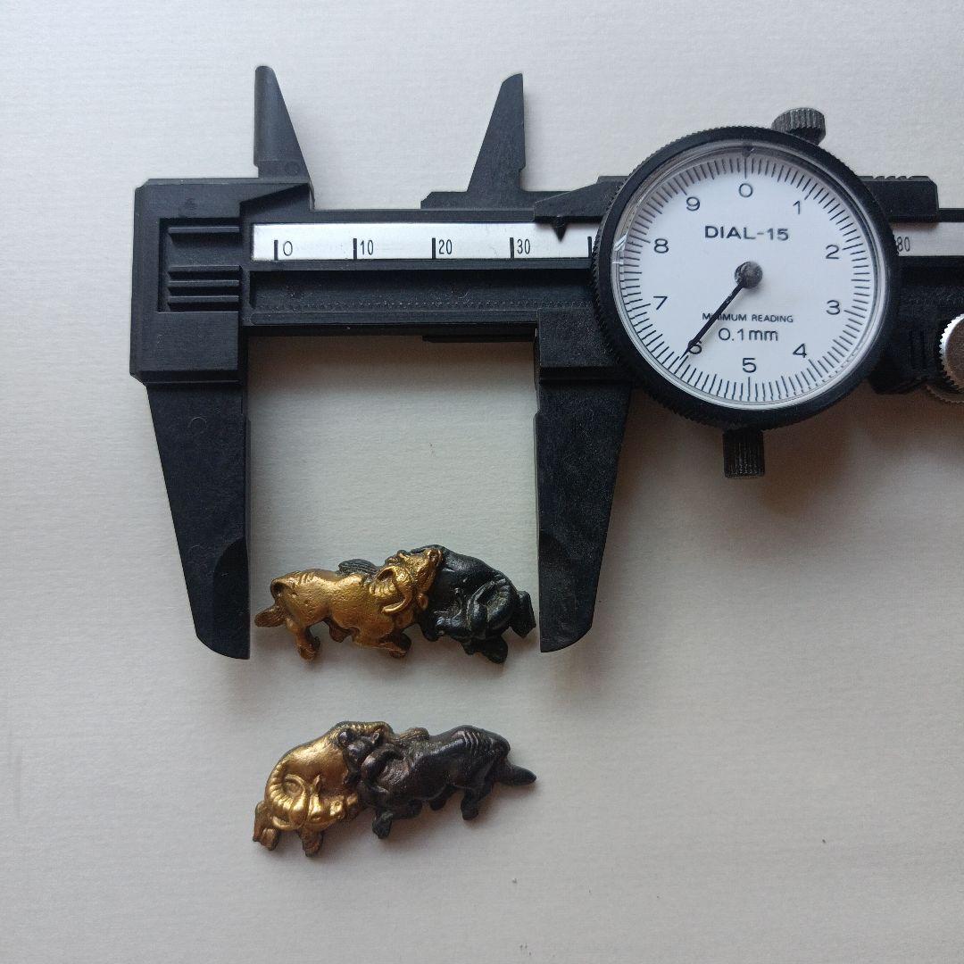 赤銅地金色絵 牛 目貫 江戸時代 鍔 小道具 刀剣