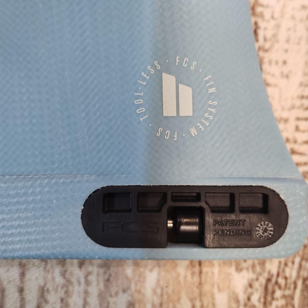 FCS サーフボードフィン　シングルフィン　 ライトブルー　kelia 9.75