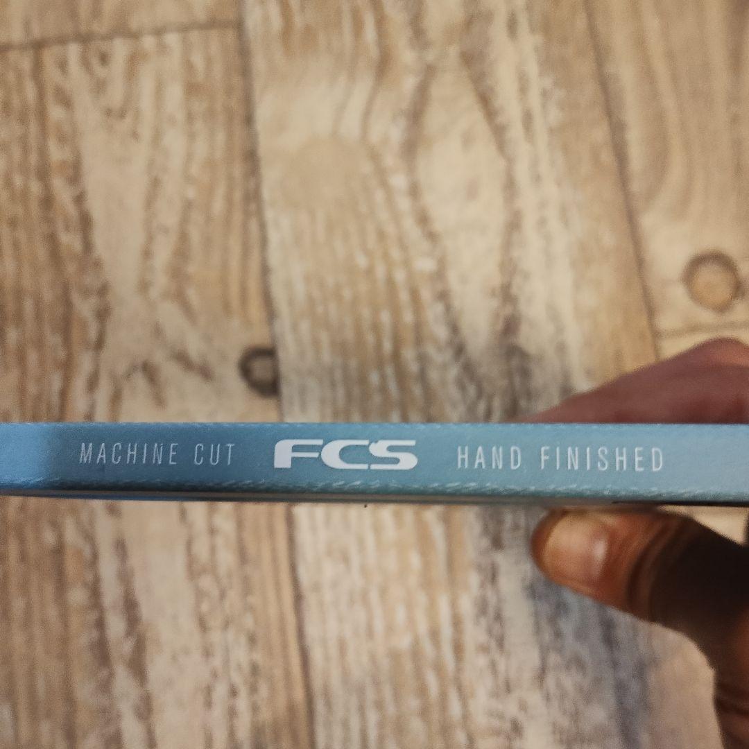 FCS サーフボードフィン　シングルフィン　 ライトブルー　kelia 9.75