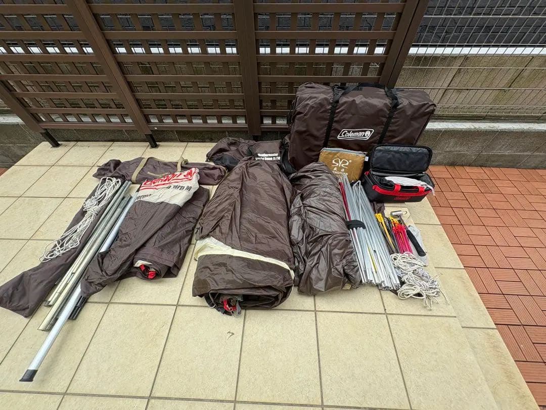 送料込みでおの値段！Coleman キャンプテント&タープセット付属品付き