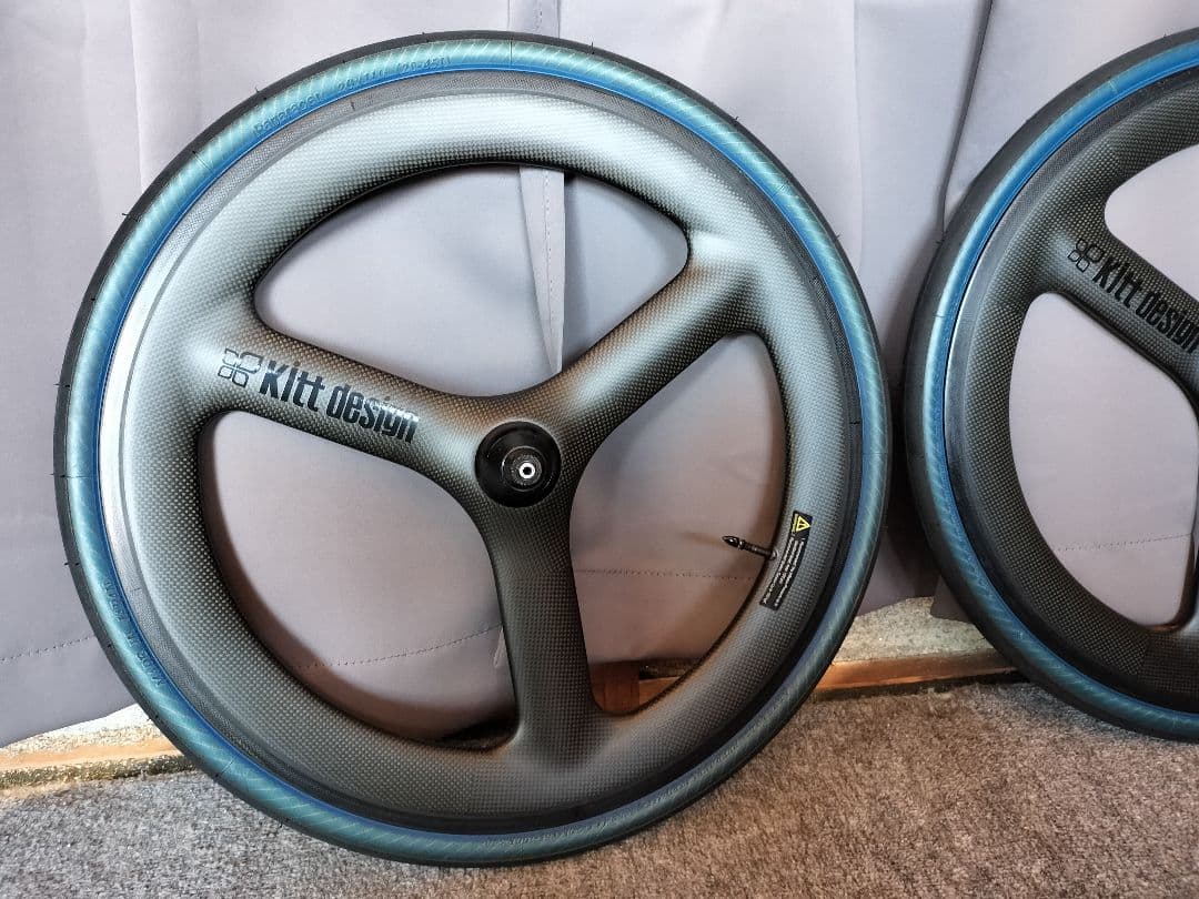 Kitt design 20インチ（451) カーボンバトン ホイール前後セット
