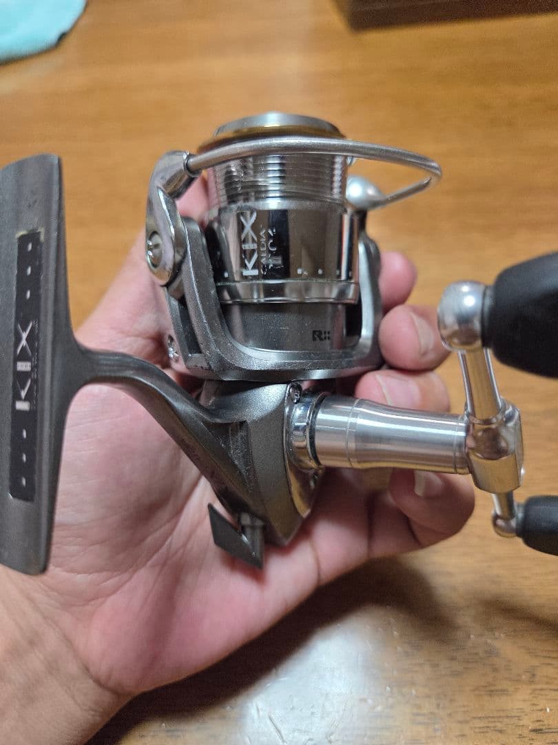 カルディアkix. スピニングリール 両手用ハンドル. daiwa