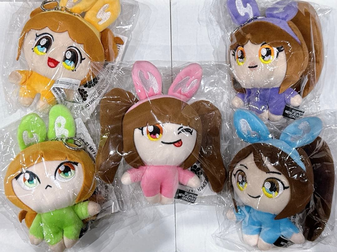 NewJeans ぬいぐるみ　キーリング　コンプセット　ハニ　ヘリン　ミンジ