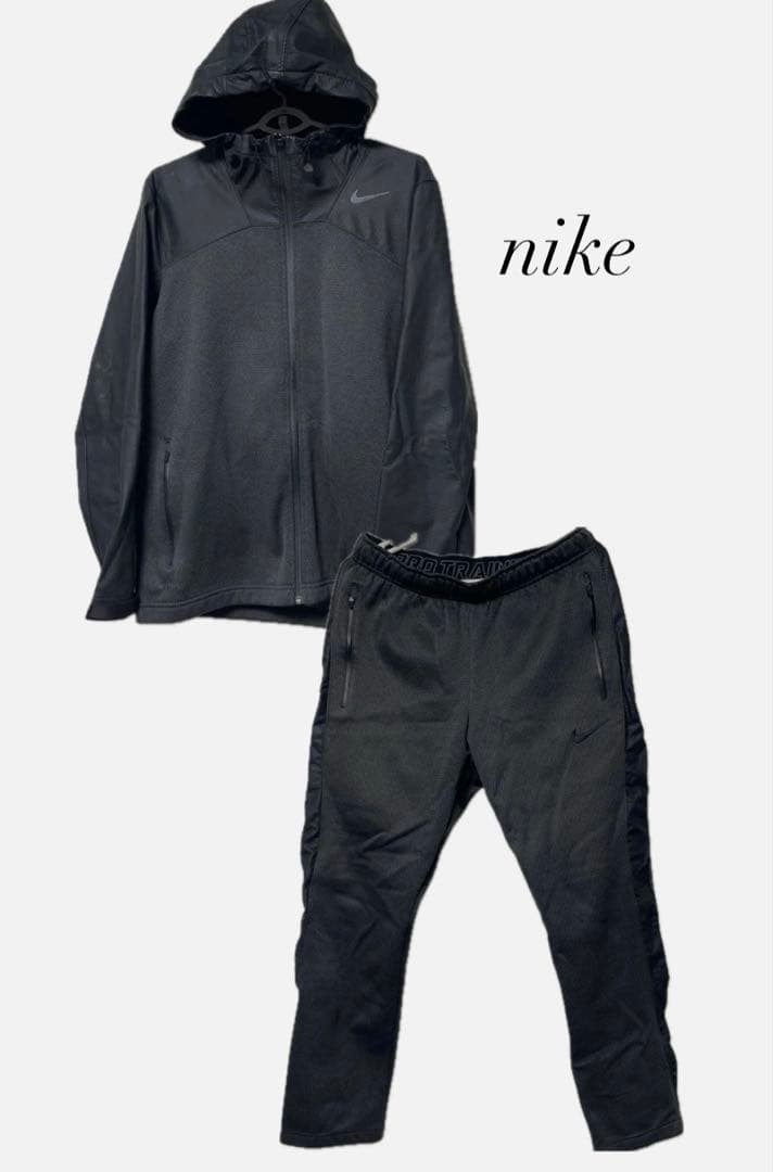 バラ不可　Nike フード付きジャケット ブラック　セットアップ