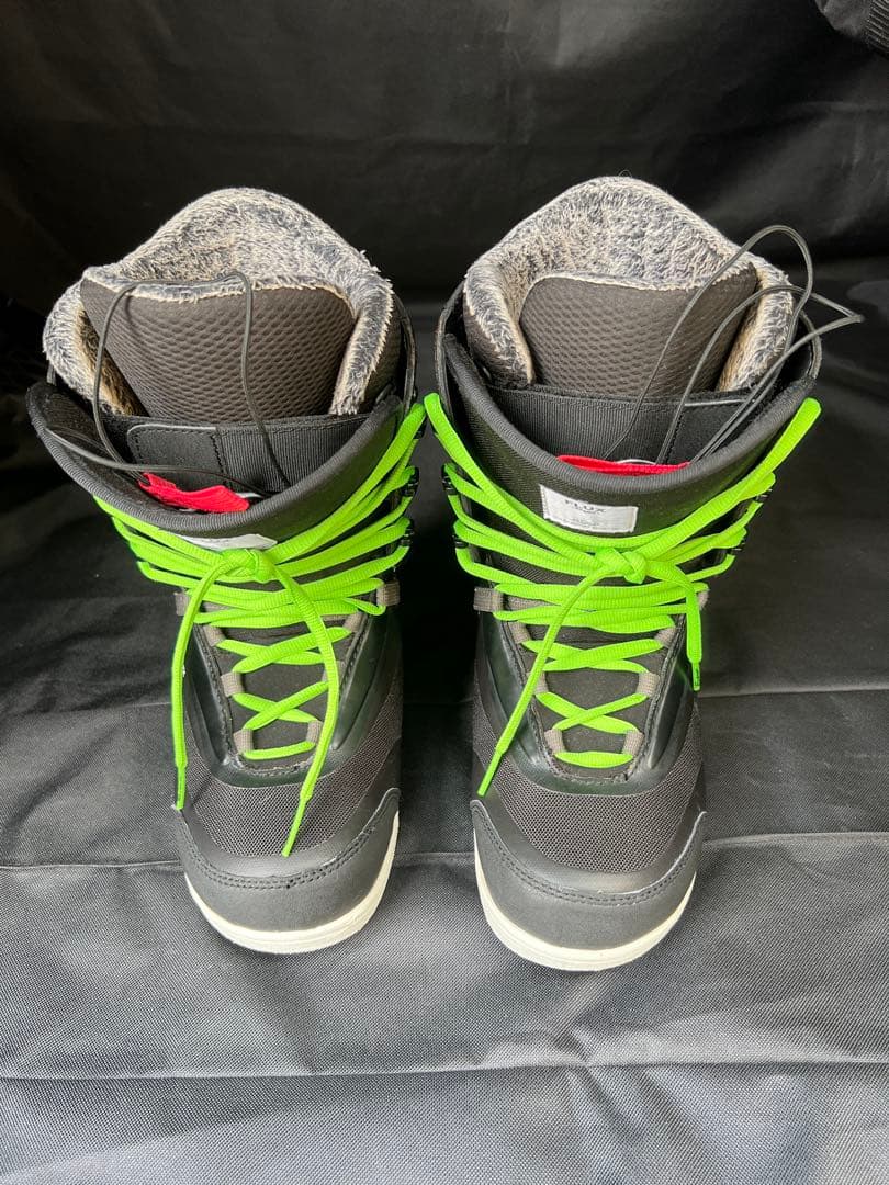 26.0 FLUX GTX LASE スノーボードブーツ ブラック/グリーン