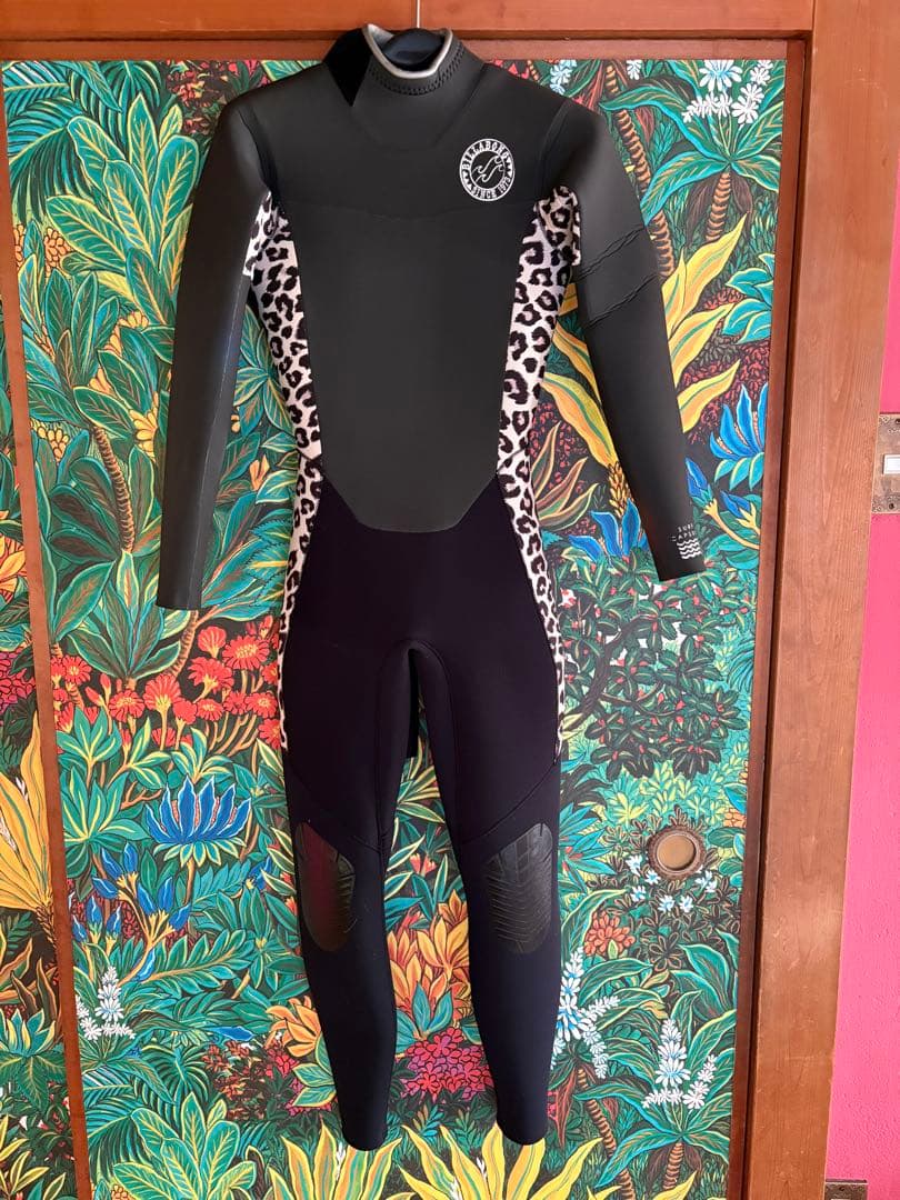 BILLABONGセミドライ5×3mm レアなベージュレオパード値下げ不可