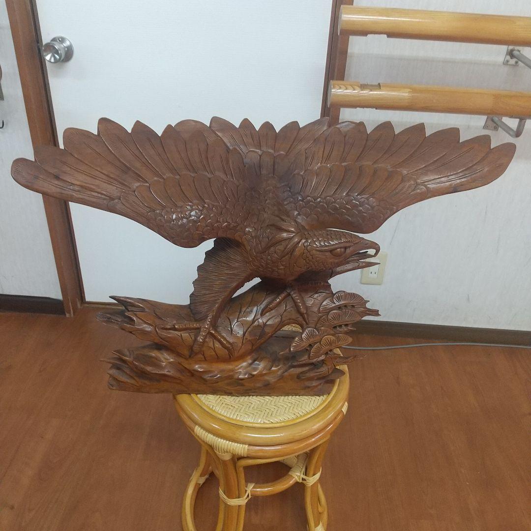 木彫り 鷹の彫刻 美術品 置物インテリア装飾