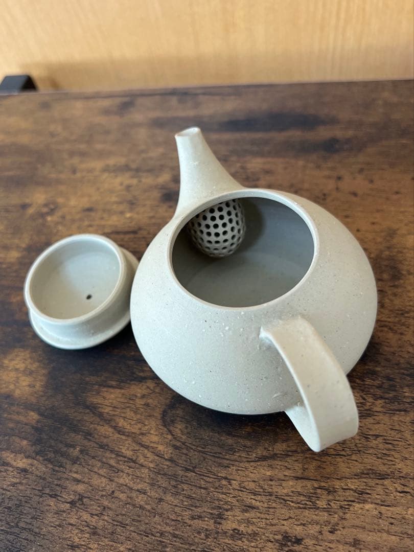 白花茶壺　森本 仁
