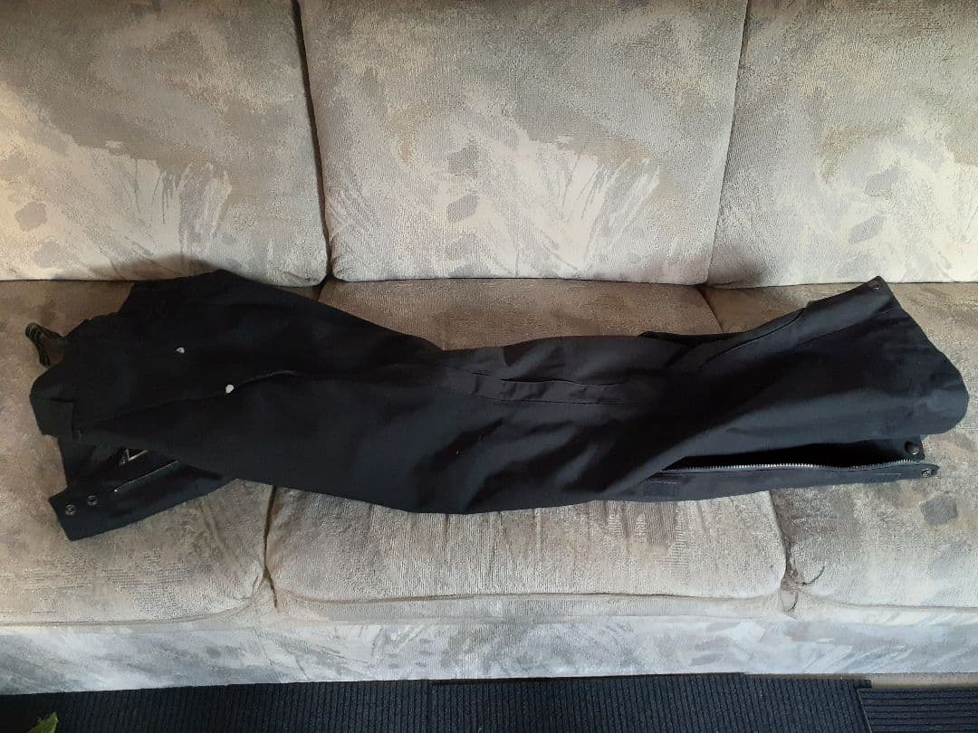 パタゴニア、バックカントリー用雪山パンツに。サイド両開き。ほとんど未使用です。