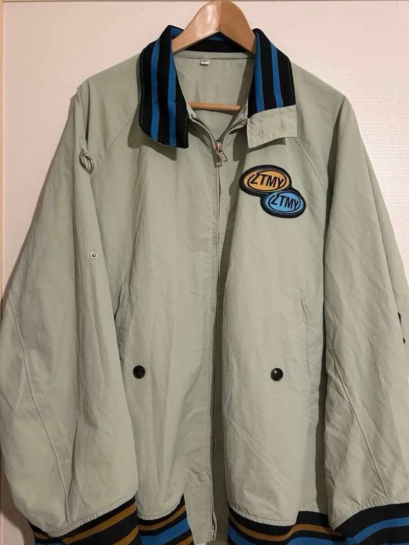 ずとまよ　ジップアップジャケット　L