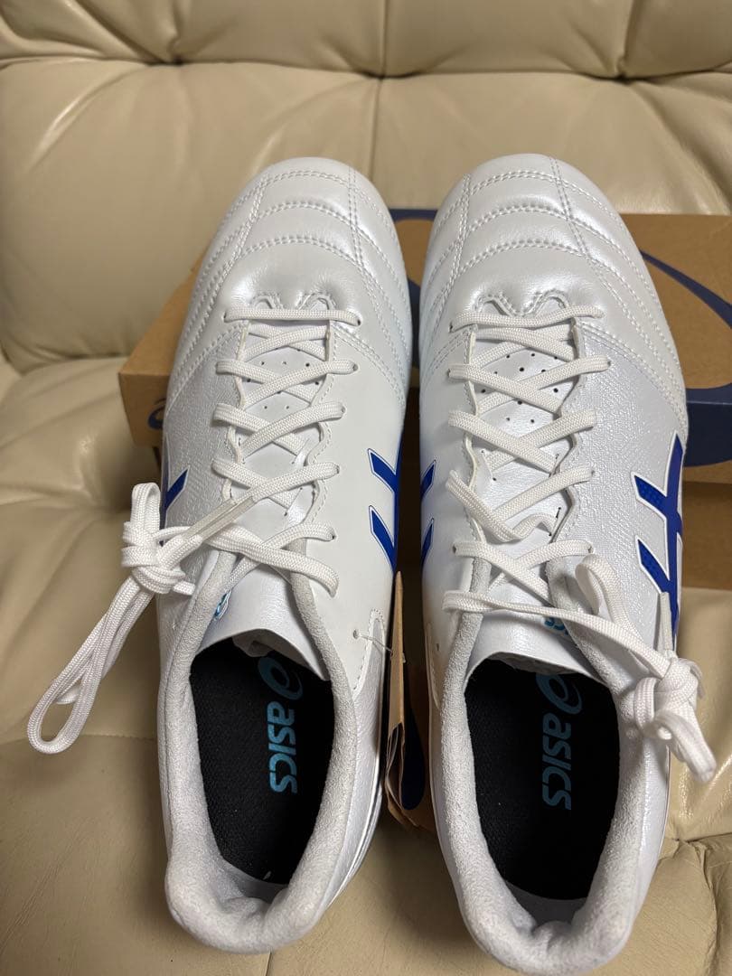 ❤️新品 未使用 タグ付き asicsサッカースパイク 27.5㎝