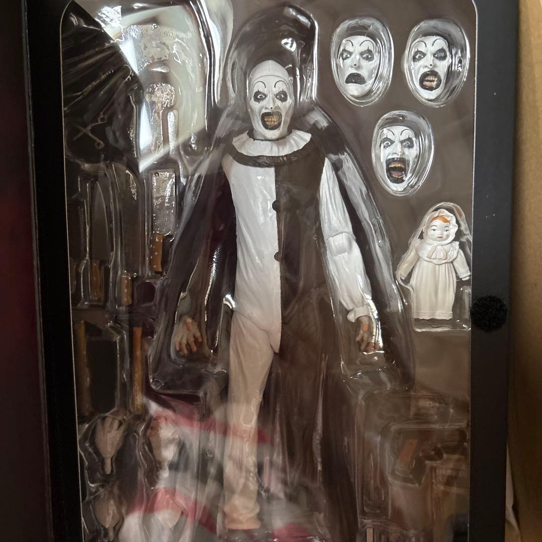 ネカ　テリファー　フィギュア