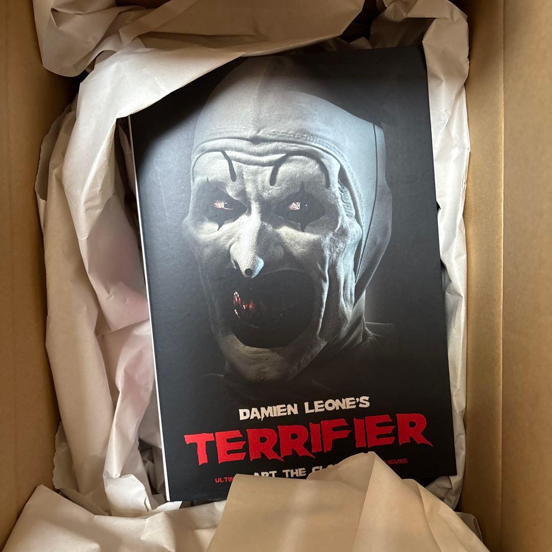 ネカ　テリファー　フィギュア